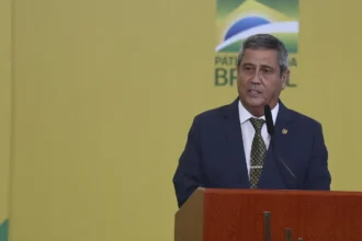 Braga Netto se irrita e acusa Mauro Cid de mentir.webp.webp
