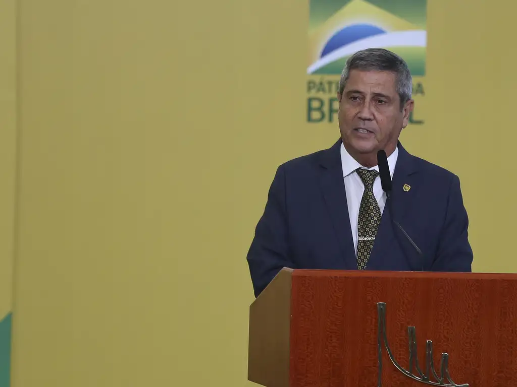 Braga Netto se irrita e acusa Mauro Cid de mentir.webp.webp
