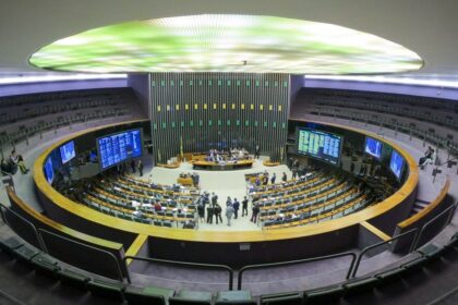 Camara acelera votacao para derrubar alta do IOF entenda.jpg