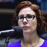 lider-do-pt-pede-que-carla-zambelli-seja-procurada-pela-interpol-deputada-federal-carla-zambelli-foto-zeca-ribeiro-camara-dos-deputados-tvt-news