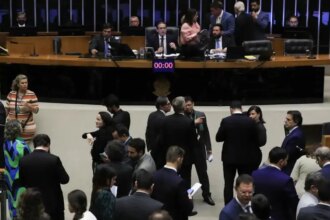 iof-congresso-nao-derrubava-decreto-desde-1992-decreto-foi-derrubado-a-toque-de-caixa-no-congresso-foto:-lula-marques-agencia-brasil-tvt-news