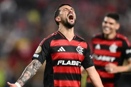 Mundial-de-clubes-Arrascaeta - abriu - o - placar - para - o - Flamengo - nesta - segunda-feira - (16). - Foto: - FIFA-TVT-NEWS