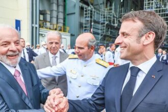 presidente-lula-e-presidente-emmanuel-macron-que-visitou-o-brasil-em-abril-do-ano-passado-foto-agencia-gov-tvt-news
