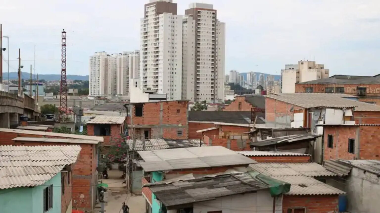 Lula vem a SP anunciar solucao para Favela do Moinho.jpg