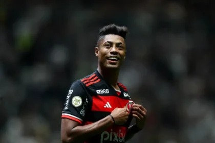 bruno-henrique-atleta-do-flamengo-foto-gilvan-de-souza-crf-tvt-news