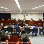 acompanhe-agora-o-interrogatorio-de-bolsonaro-e-mais-sete-reus-o-ministro-do-supremo-tribunal-federal-stf-alexandre-de-moraes-comeca-a-ouvir-os-reus-do-nucleo-1-na-acao-da-trama-golpista-os-interrogatorios-ocorrerao-presencialmente-na-sala-de-julgamentos-da-primeira-turma-da-corte-foto-valter-campanato-agencia-brasil-tvt-news