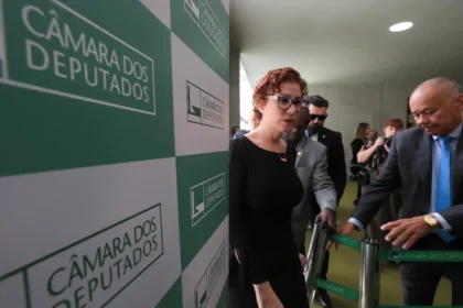 stf-vai-investigar-zambelli-por-coacao-e-obstrucao-carla-zambelli-teve-prisao-decretada-e-o-nome-deve-entrar-na-lista-de-procurados-da-interpol-foto-lula-marques-ebc-tvt-news