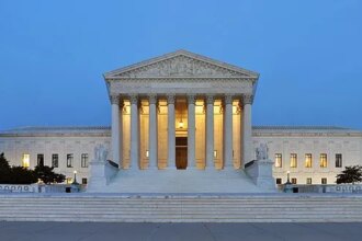 suprema-corte-dos-eua-decidiu-uma-serie-de-medidas-que-favorecem-a-administracao-de-donald-trump-foto-joe-ravi-wikicommons-tvt-news