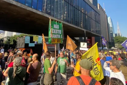 pl-da-devastacao-manifestacoes-denunciam-retrocessos-no-meio-ambiente-projeto-de-lei-afrouxa-regras-para-licenciamento-ambiental-elaine-patricia-cruz-agencia-brasil-tvt-news