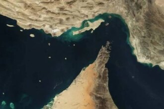 estreito-de-ormuz-o-que-e-e-o-que-pode-acontecer-se-for-fechado-china-seria-um-dos-paises-mais-impactados-com-fechamento-do-estreito-foto-jacques-descloitres-nasa-tvt-news