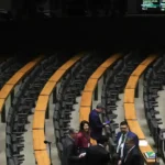 70-dos-deputados-sao-contra-o-fim-da-escala-6x1-sessao-semipresencial-da-camara-dos-deputados-que-apreciou-e-votou-projetos-de-leis-foto-lula-marques-agencia-brasil-tvt-news