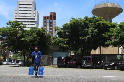 Após privatização, Sabesp registra mais receita, demissão e vazamentos 6 privatizacao-sabesp-mais-demissao-e-vazamentosem-um-ano-de-privatizacao-sabesp-registrou-aumento-das-tarifas-vazamentos-de-esgoto-e-demissoes-foto-rovena-rosa-agencia-brasil-tvt-news