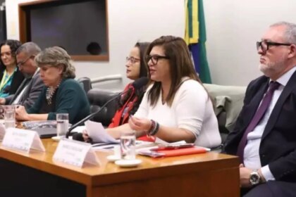 bancarios-vao-ao-congresso-denunciar-as-fraudes-do-santander-esse-modelo-adotado-pelo-santander-precisa-ser-combatido-afirmou-neiva-foto-spbancarios-tvt-news