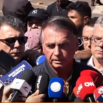Bolsonaro da entrevista apos sair da PF suprema humilhacao.png