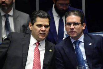 Chefes do Senado e da Camara falam em uniao contra.jpg