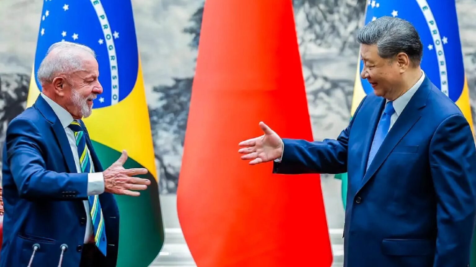 China condena tarifaco de Trump e acusa EUA de coercao.jpg