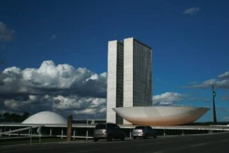 camara-aprova-urgencia-para-criacao-do-iof-democracia-tvt-news