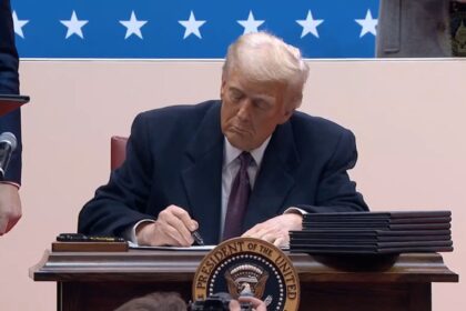 Imprensa chama tarifaco de Trump de coisa de mafioso.jpg