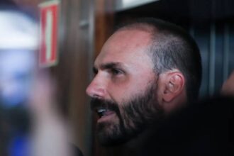 Lideres do PT pedem prisao de Eduardo Bolsonaro ao STF.jpg