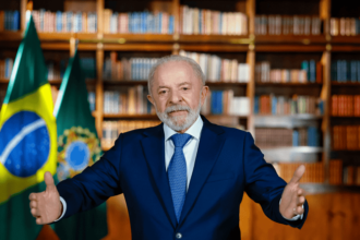 Lula faz pronunciamento a nacao em defesa do Brasil Soberano.png