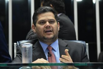 senado-adia-votacao-projeto-legaliza-jogo-do-bicho-davi-alcolumbre-adiou-a-votacao-devido-ao-quorum-baixo-do-plenario-foto:-carlos-moura-agencia-senado-tvt-news