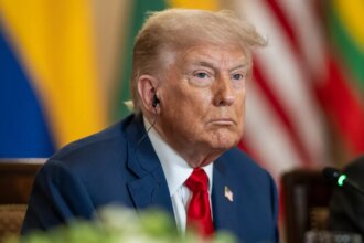 tarifas-trump-para-brasil-geram-criticas-nobel-economia-daniel-torok-the-white-house-tvt-news