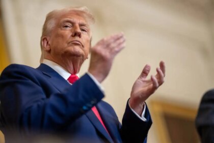 trump-impoe-tarifas-de-ate-40-a-importacoes-de-14-paises-ele-ainda-ameacou-incorporar-qualquer-retaliacao-tarifaria-a-aliquota-inicial-foto-daniel-torok-casa-branca-tvt-news