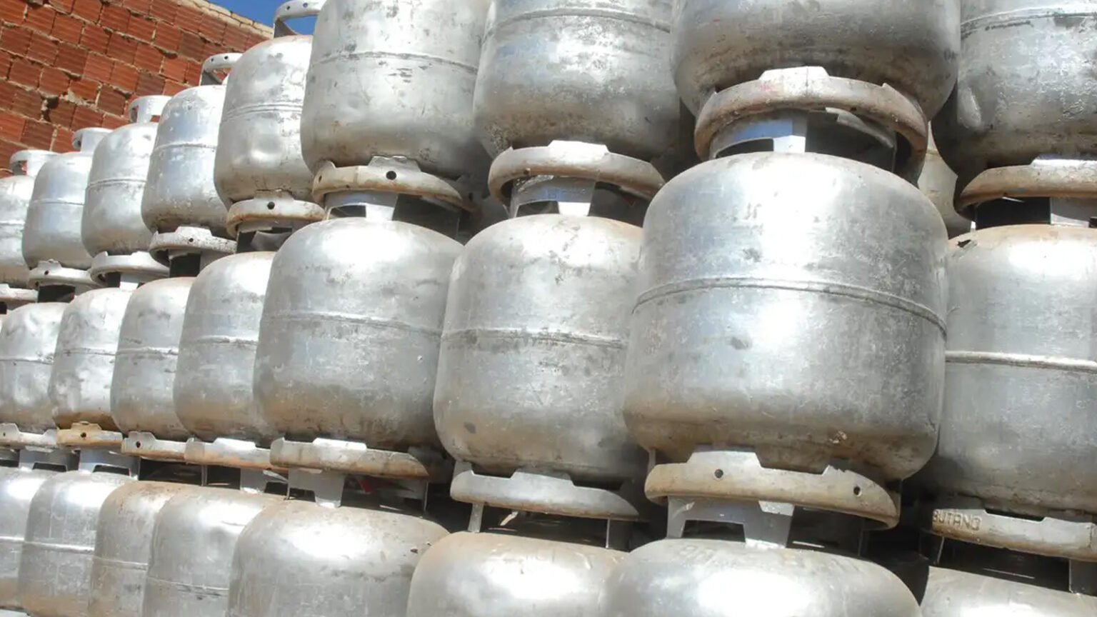 auxilio-gas-sera-ampliado-botijao-acessivel-em-todo-pais-marcello-casal-agencia-brasil-tvt-news