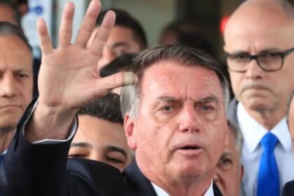 Bolsonaro pediu ajuda a advogado de Trump para postar sobre tarifaço 14 Bolsonaro pediu ajuda a advogado de Trump para postar sobre.jpg