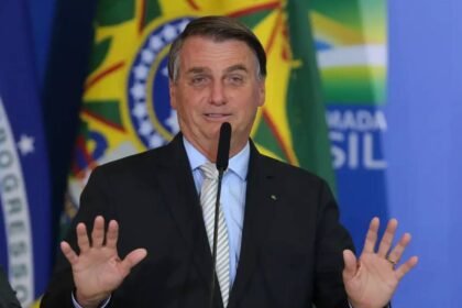 Bolsonaro planejou pedir ajuda de Milei para fugir 16 stf-comeca-a-ouvir-bolsonaro-e-mais-sete-reus-na-segunda-reus-respondem-por-golpe-de-estado-e-mais-quatro-crimes-foto-fabio-rodrigues-pozzebom-abr-tvt-news