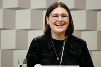 Comissão do Senado aprova Patrícia Barcelos para diretoria do órgão 7 comissao-aprova-patricia-barcelos-diretoria-ancine-patricia-barcelos-e-graduada-em-jornalismo-e-tem-doutorado-em-educacao-foto-andressa-anholete-agencia-senado-tvt-news