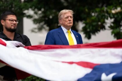 eua-enviam-navios-de-guerra-para-o-mar-do-caribe-navios-de-guerra-estao-posicionados-para-interceptar-supostos-carregamentos-de-drogas-foto-casa-branca-tvt-news