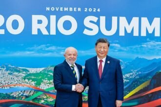 Em meio as tarifas dos EUA Lula e Xi Jinping.jpg