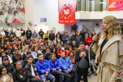 erika-hilton-e-metalurgicos-do-abc-lutam-contra-a-escala-6x1-o-encontro-teve-como-foco-central-a-luta-pelo-fim-da-escala-6x1-e-a-reducao-da-jornada-de-trabalho-sem-reducao-de-salarios-foto-adonis-guerra-tvt-news