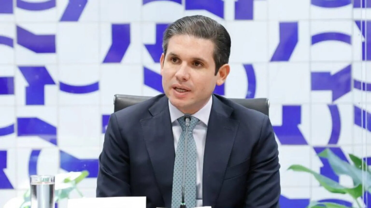 Motta pauta urgência do projeto de isenção do IR até R$ 5 mil 1 motta-pauta-urgencia-do-projeto-de-isencao-do-ir-ate-r-5-mil-vai-ajudar-milhoes-de-brasileiros-disse-motta-foto-marina-ramos-camara-dos-deputados-tvt-news