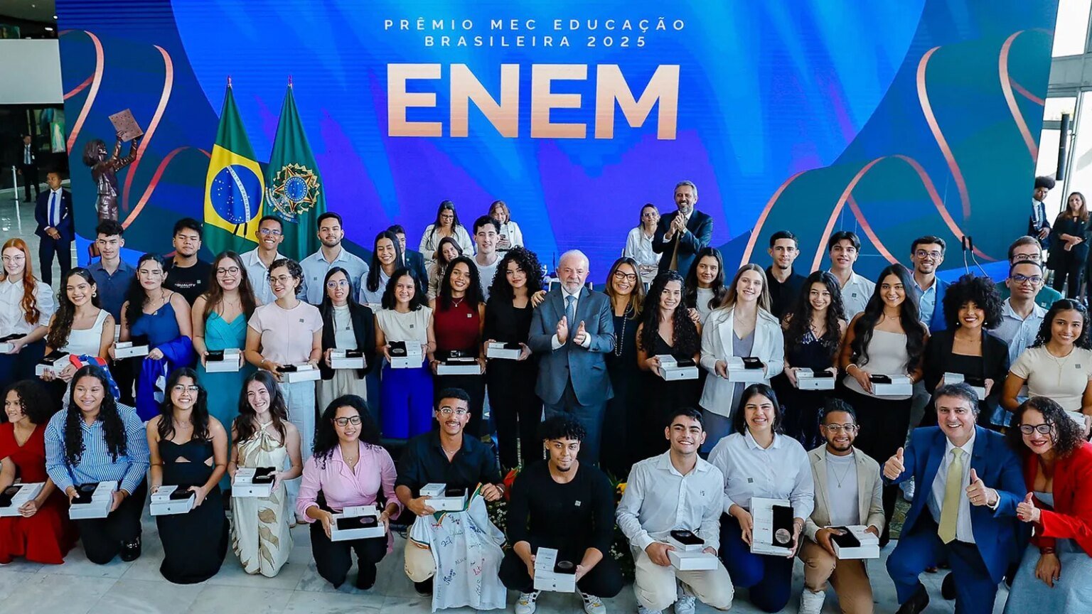 Prêmio MEC: governo premia estados, municípios e estudantes por desempenho escolar 1 premio-mec-governo-lula-premia-estados-municipios-estudantes-desempenho-escolar-ricardo-stuckert-pr-tvt-news