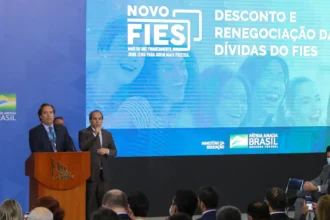 Senado vota projeto que reduz divida do Fies para advogados.webp.webp