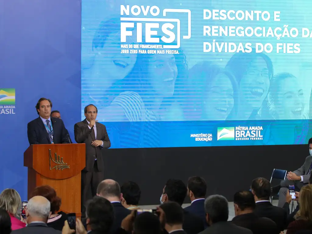 Senado vota projeto que reduz divida do Fies para advogados.webp.webp