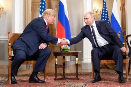 Trump e Putin se encontram em base militar no Alasca 6 trump-e-putin-se-encontram-em-base-militar-no-alasca--mapa-da-ucrania--encontro-de-trump-e-putin-no-primeiro-mandato-do-republicano--foto--casa-branca-reproducao-tvt-news