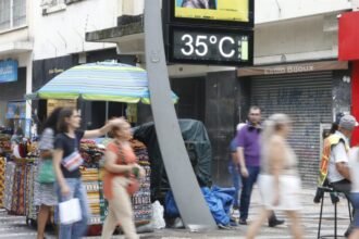 Veranico e ciclone. Os eventos climáticos nos próximos dias 7 sao-paulo-veranico-(sp)-termometro-no-centro-de-sao-paulo-marca-temperatura-alta-no-inicio-da-tarde-foto-paulo-pinto-agencia-brasil-tvt-news