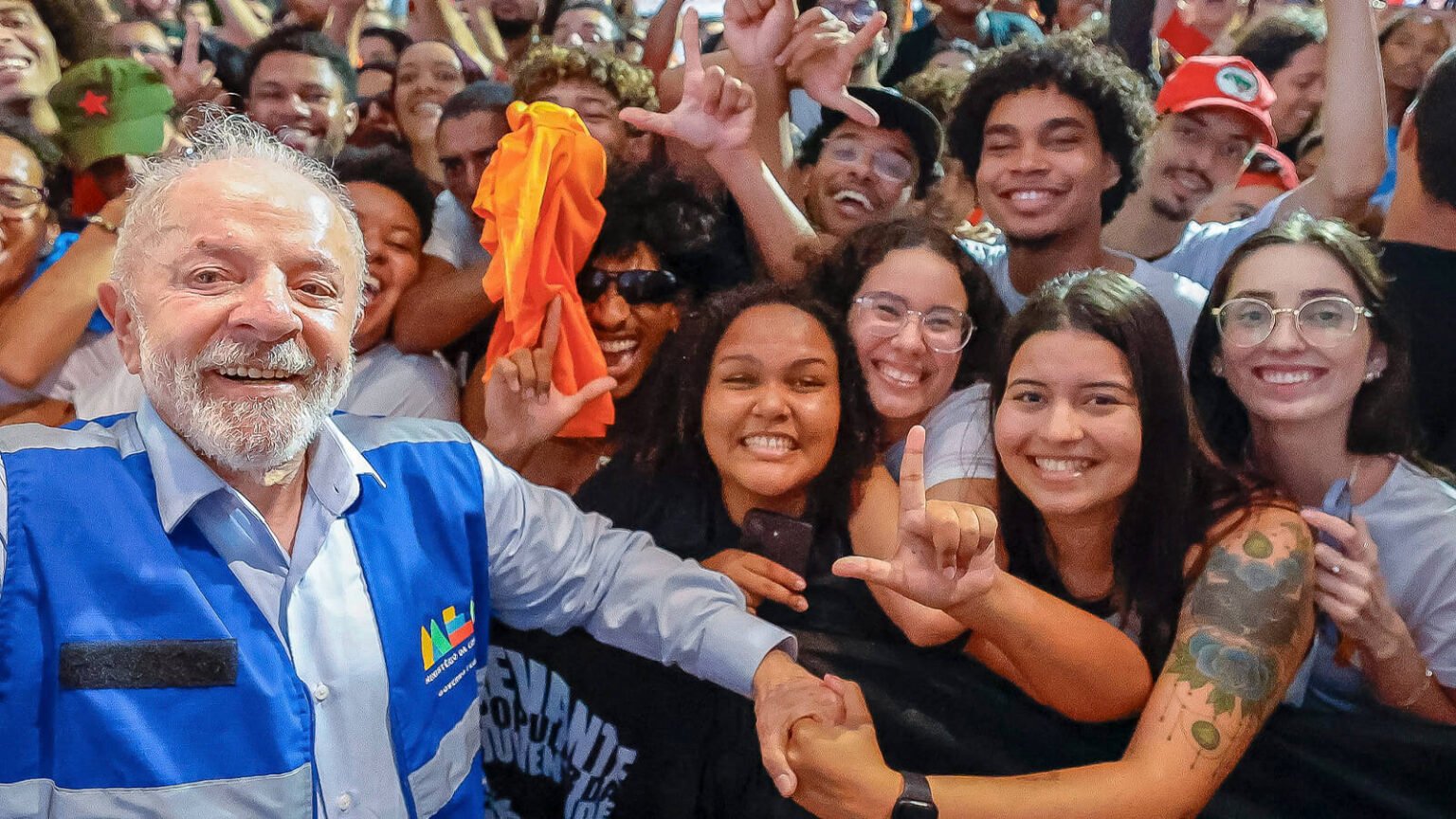 lula-e-estudantes-da-uff-campos-no-rio-de-janeiro-ricardo-stuckert-pr-tvt-news