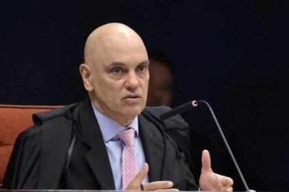 Alexandre de Moraes pede condenacao de Bolsonaro.jpg