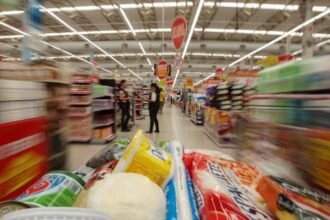 Apesar dos juros consumo das familias foi motor da economia.jpg