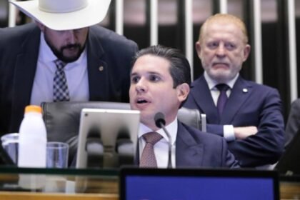 Bohn Gass critica volta do voto secreto na PEC da Blindagem 14 Bohn Gass critica volta do voto secreto na PEC da.jpg