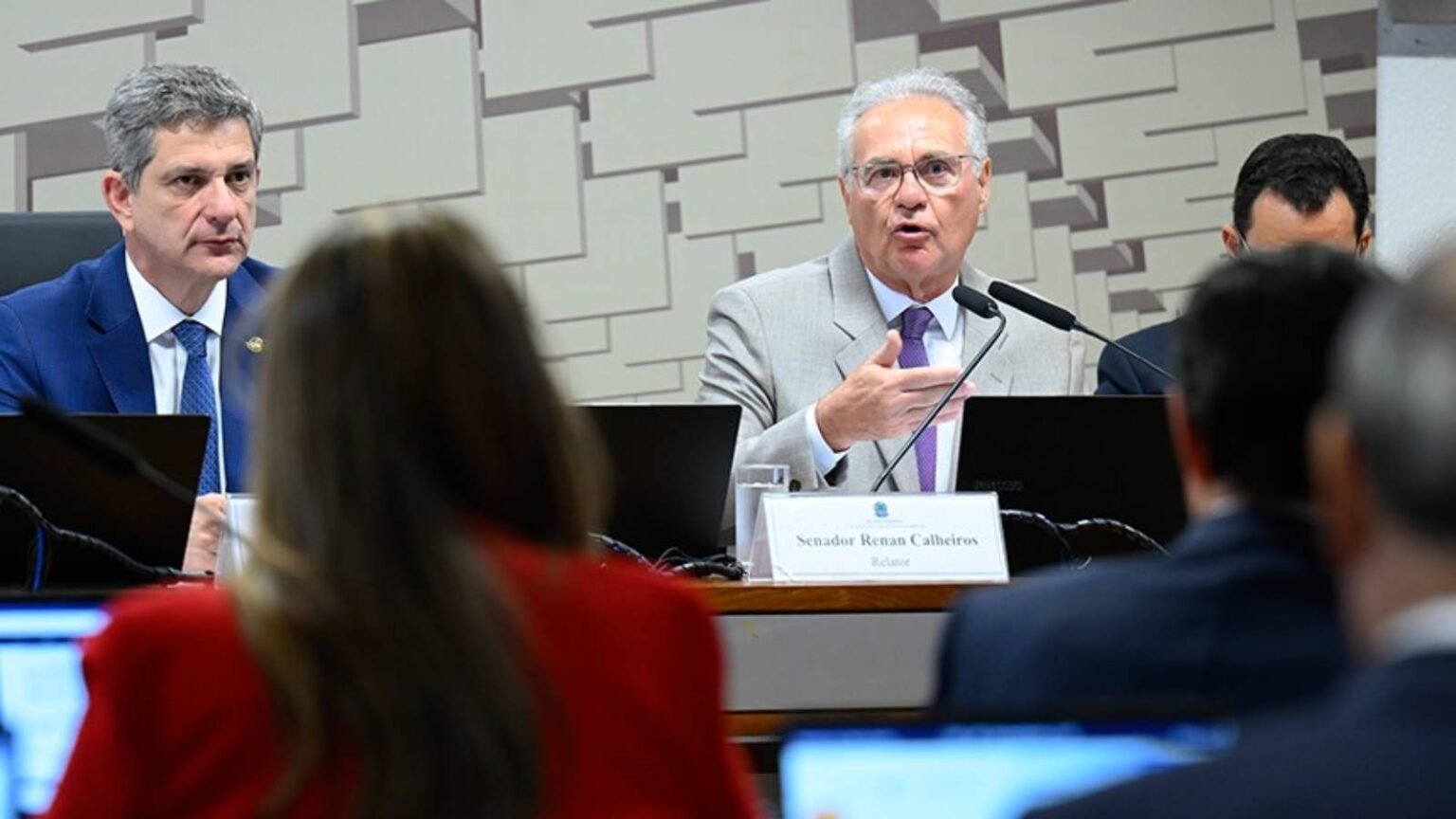 Comissao do Senado aprova isencao do IR ate R 5.jpg