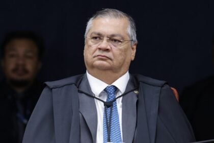 Julgamento de Bolsonaro ao vivo: voto de Flávio Dino 18 julgamento-de-bolsonaro-ao-vivo-acompanhe-o-voto-de-flavio-dino-ministro-flavio-dino-e-o-segundo-a-votar-no-julgamento-da-trama-golpista-foto-rosinei-coutinho-stf-tvt-news