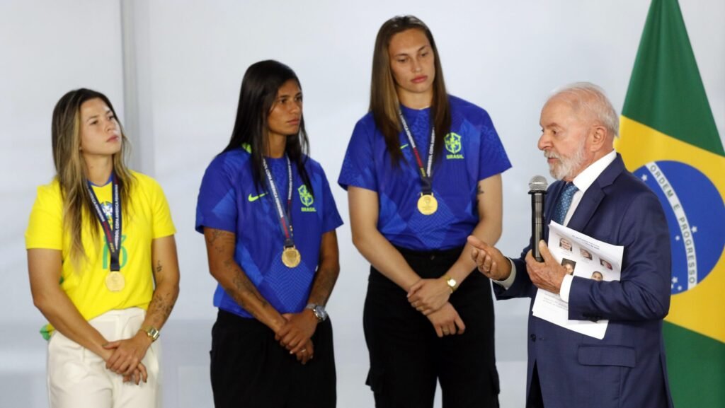 Lula envia projeto de lei ao Congresso Nacional para incentivar futebol feminino 1 lula-envia-projeto-lei-incentivo-futebol-feminino-tvt-news