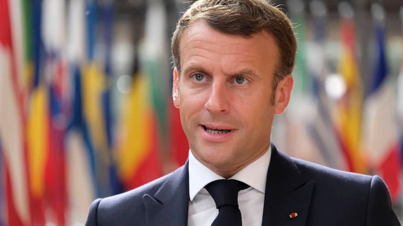 Macron e parado em rua de Nova York e surpreende.jpg