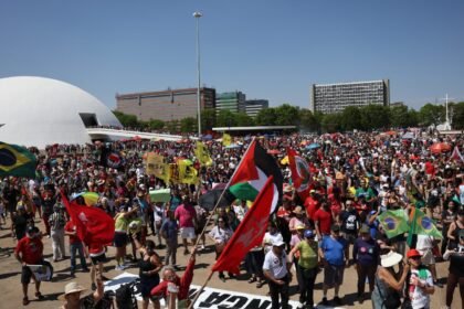Milhares vão às ruas em atos contra PEC da Blindagem e PL da anistia 6 milhares-as-ruas-atos-contra-blindagem-e-anistia-milhares-protestaram-na-esplanada-dos-ministerios-em-brasilia-foto-marcelo-camargo-agencia-brasil-tvt-news