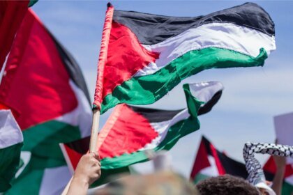 Palestina e reconhecida oficialmente por Canada Reino Unido Portugal e.jpg